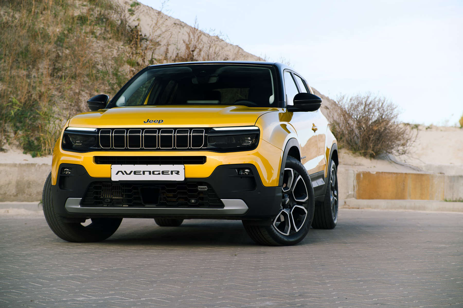 Jeep Avenger e-Hybrid, вигляд спереду